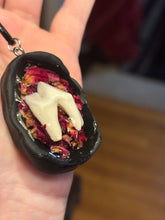 Load image into Gallery viewer, Coyote Tooth w/ Rose Petals Necklace
