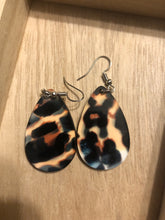 Load image into Gallery viewer, Cheetah Print Dangle Earrings
