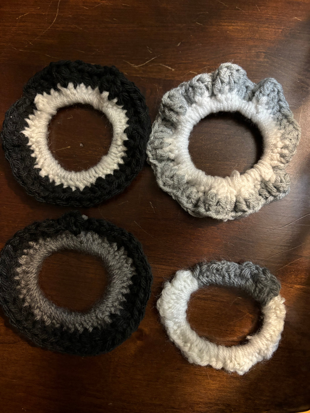 Crocheted “Dark & Light” Scrunchie Pack