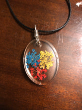 Load image into Gallery viewer, Multi Color Queens Lace Flower Necklace
