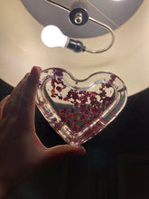 Load image into Gallery viewer, Rose Petal Heart Shaped Tray
