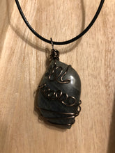 Load image into Gallery viewer, Labradorite Wire Wrapped Necklace
