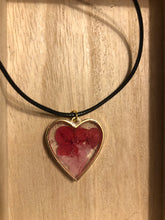 Load image into Gallery viewer, Pink/Red Floral Heart Necklace
